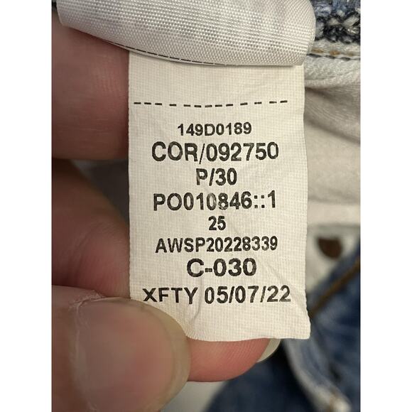 Abercrombie & Fitch Shorts Womens 25 0 High Rise 4" Mom Short Distressed Denim - Picture 13 of 13